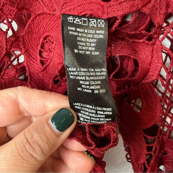 BEBE Red Bloodstone Placement Lace Crochet Women’s Blouse Sz S - Picture 9 of 12